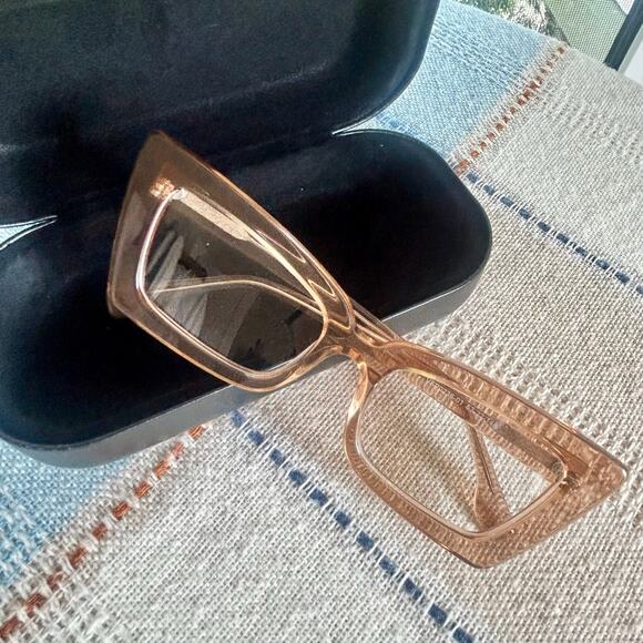 DonEva Eyeglass Frames – VFP0236-01 Cat Eye Style in Transparent Amber with Case - Picture 12 of 12